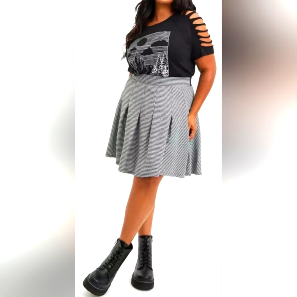 Torrid Mini Twill Houndstooth Pleated Skater Skirt